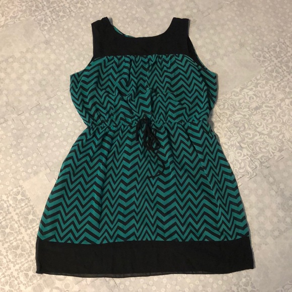Black & Teal Chevron Dress - Picture 2 of 4